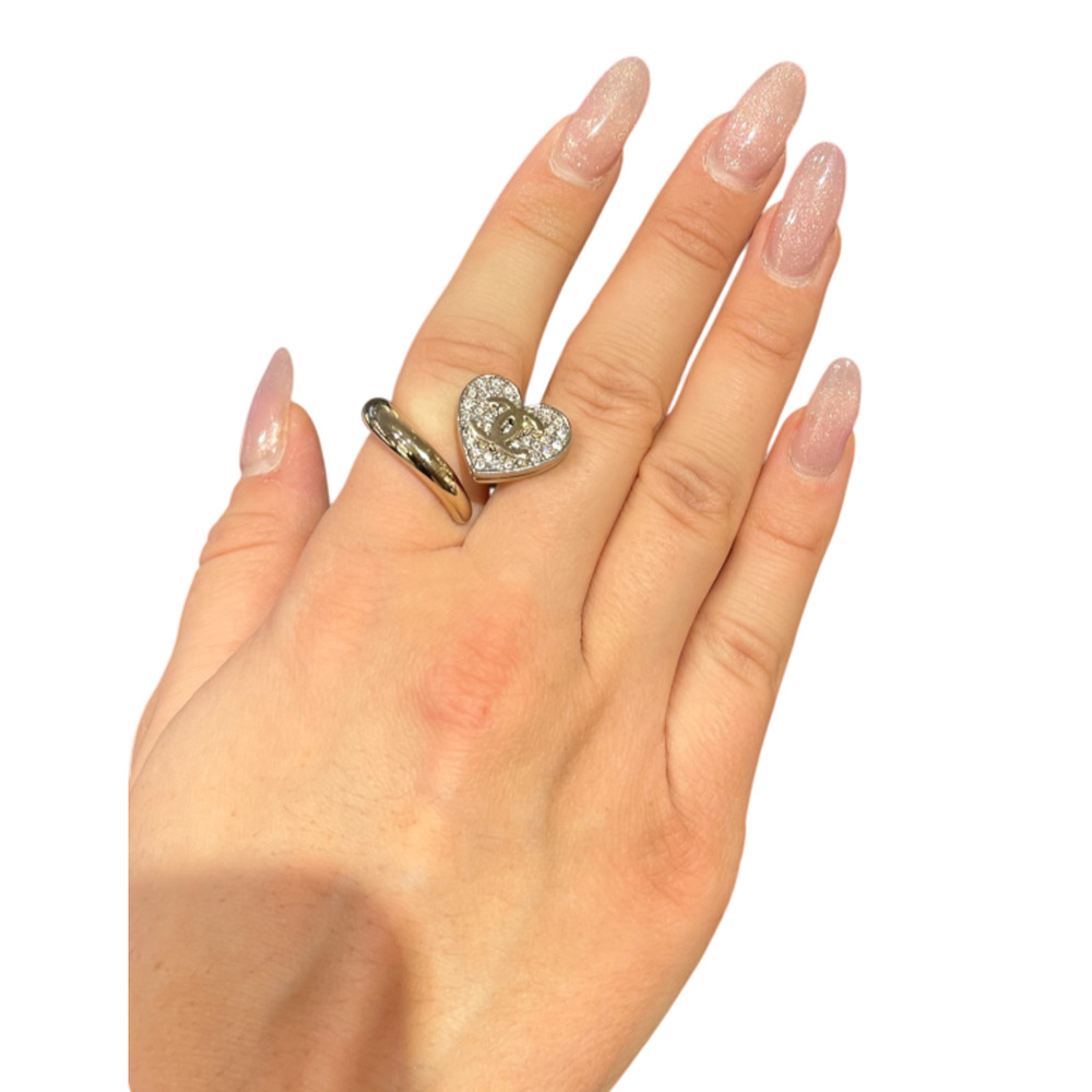 Chanel 26P Silver Gold Crystal Heart CC Logo Spiral Metal Fashion Finger Ring 52 - Picture 8 of 16